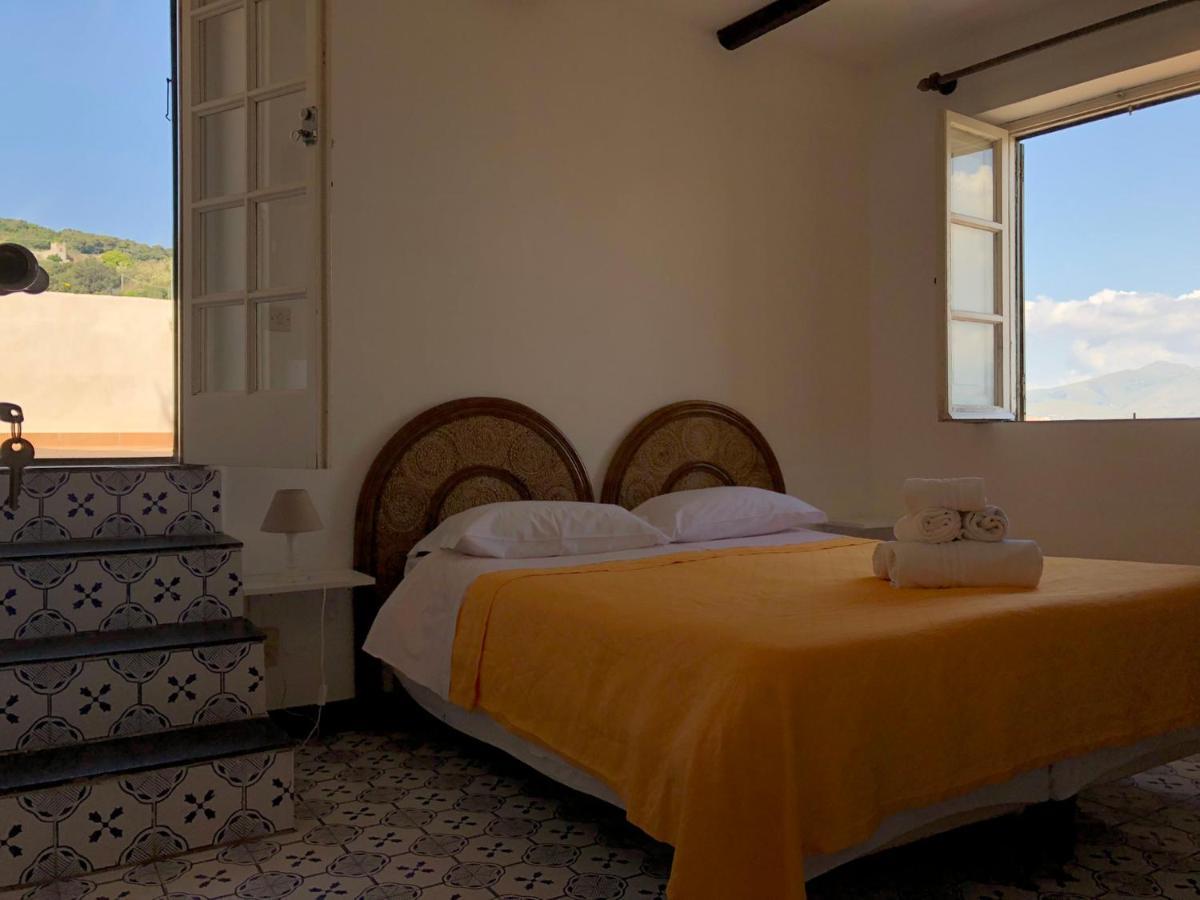 Bed and Breakfast Il Vecchio E Il Mare Гаэта Экстерьер фото